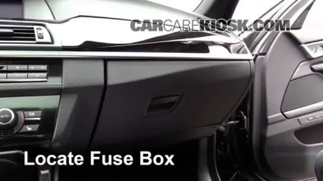 2012 BMW 550i xDrive 4.4L V8 Turbo Fusible (interior) Cambio